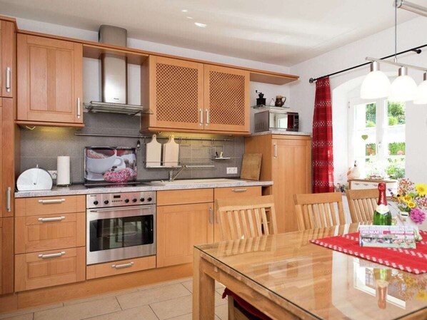 House | Private kitchen - Holiday Home Traditional Cottage (Oederan)