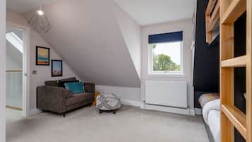 4 bedrooms, iron/ironing board, travel crib, WiFi