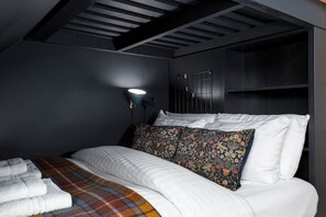 4 bedrooms, iron/ironing board, travel cot, WiFi