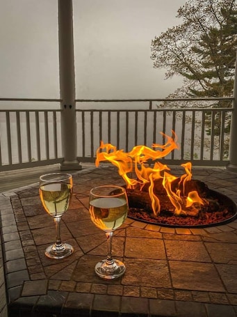 施設の敷地. Todd's Point Luxurious Watefront Mansion on 14 Acres /Your New Brunswick Retreat