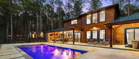 Een verwarmd zwembad