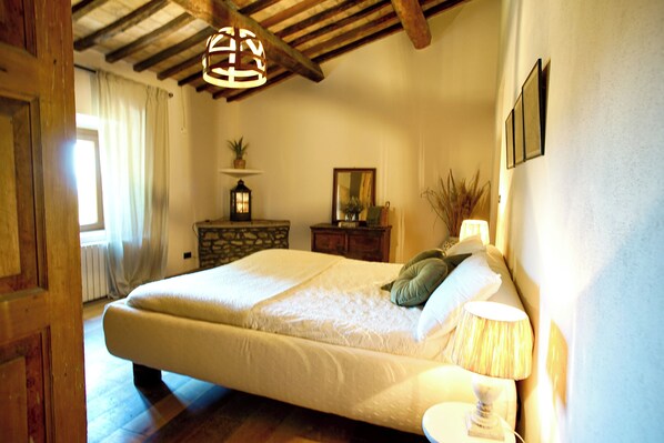 4 Schlafzimmer, Bügeleisen/Bügelbrett, WLAN, Bettwäsche