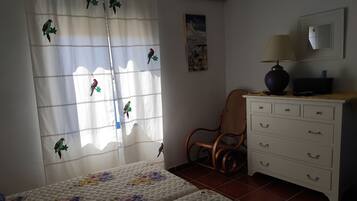 4 slaapkamers, een strijkplank/strijkijzer, wifi, beddengoed