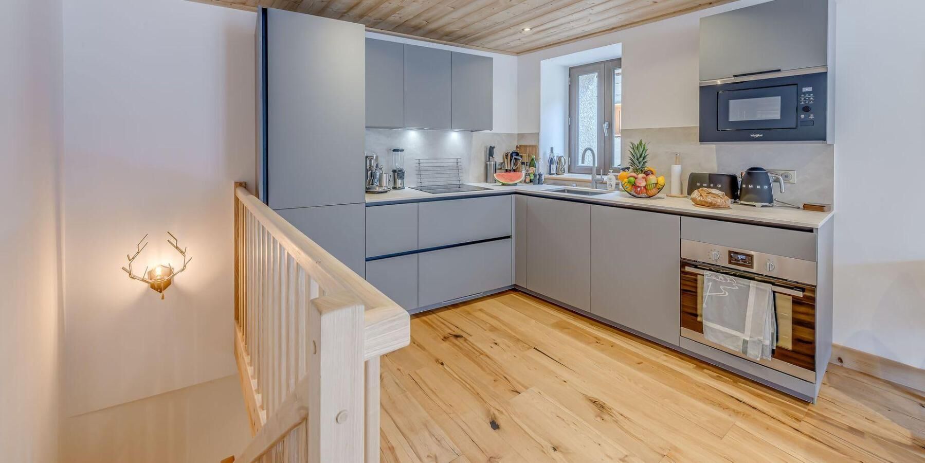 Kühlschrank, Mikrowelle, Ofen, Geschirrspüler