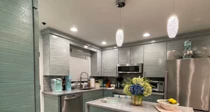 Stunning West End Condo with 2 bedrooms plus loft with bed and views of the bay