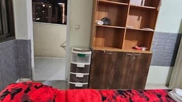2 bedrooms, iron/ironing board, bed sheets