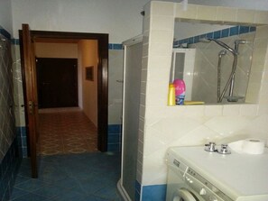 Basic-Apartment | Badezimmer