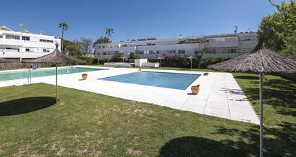 VALLEALTO - Nice flat in El Puerto de Santa Maria with shared pool and free Wifi.