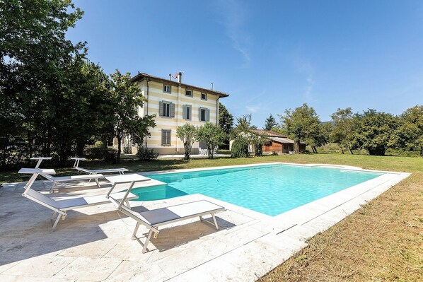 Seasonal outdoor pool - Villa Agata (Scarperia e San Piero)