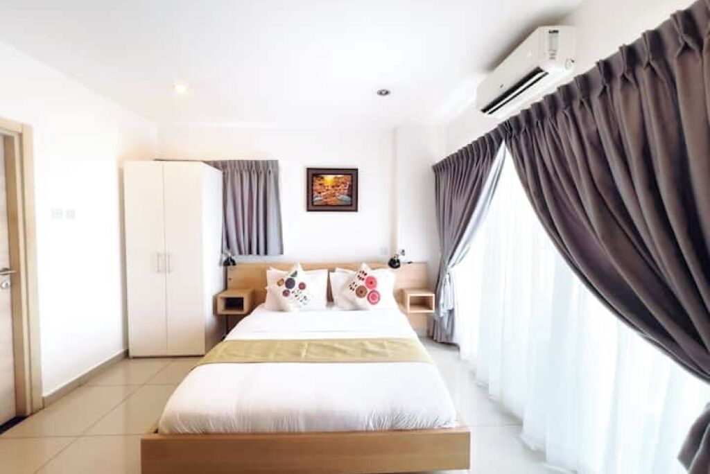 Fer et planche à repasser, Wi-Fi, draps fournis