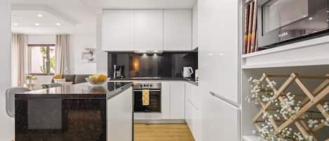 Frigorifero, microonde, forno, lavastoviglie