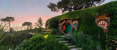 Hobbiton LakeSide Resorts 