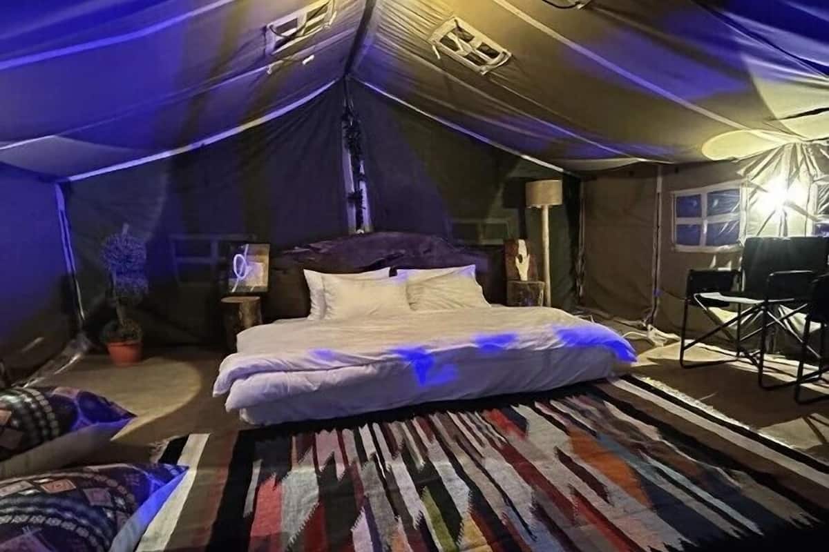 Deluxe Double Room, Lake View | Soundproofing, iron/ironing board, free WiFi