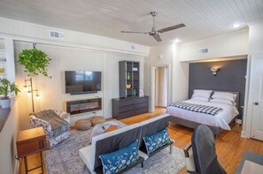 1 chambre, fer et planche à repasser, Wi-Fi, draps fournis