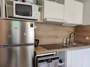Microwave, dishwasher