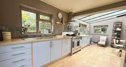 Tranquil Seaside Cottage by NewFo