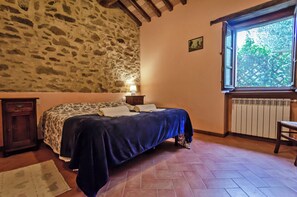 1 chambre, bureau, fer et planche à repasser, Wi-Fi gratuit