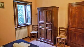 1 camera, una scrivania, ferro/asse da stiro, Wi-Fi gratuito