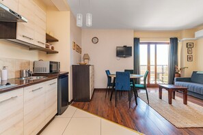 Comfort Apartment, Balcony | Private kitchen - Lazurowy Królewski Sen byGrandApartments (Sztutowo)