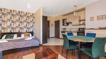 Comfort appartement, balkon | 1 slaapkamer, een strijkplank/strijkijzer, gratis wifi