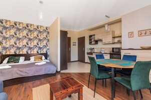 1 habitación, tabla de planchar con plancha y wifi gratis 