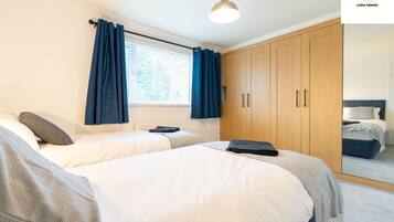 3 bedrooms, iron/ironing board, free WiFi