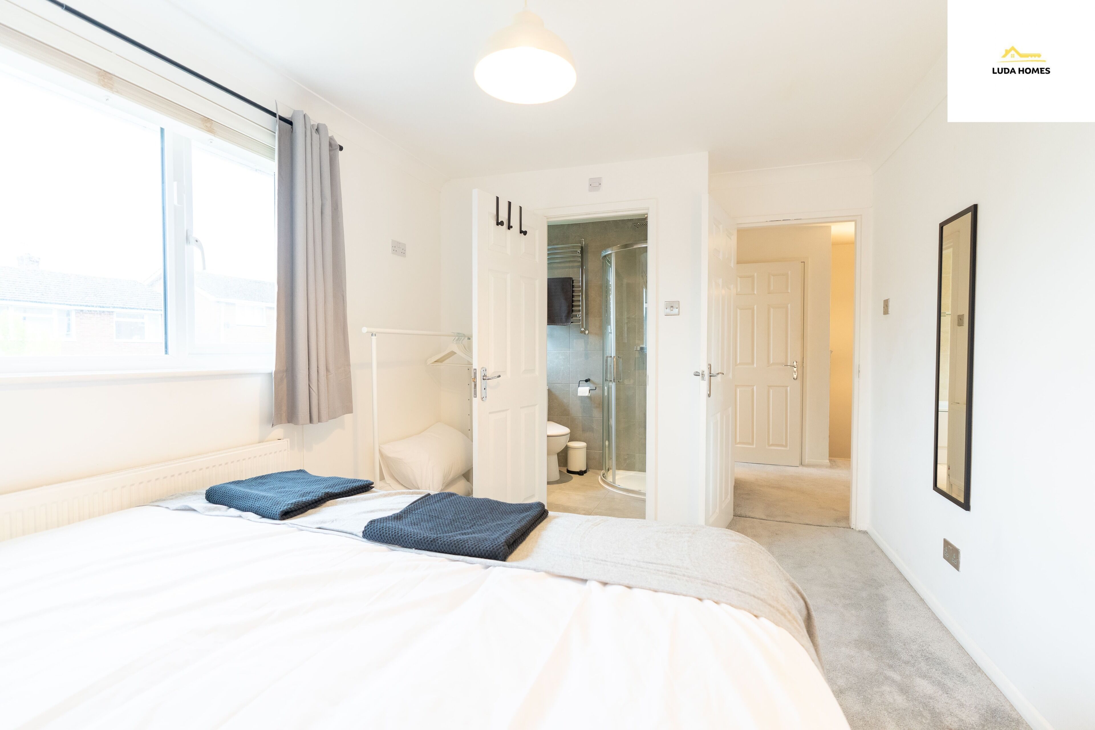 3 bedrooms, iron/ironing board, free WiFi