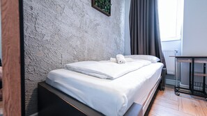Signature Twin Room, 2 Twin Beds, Non Smoking | Blackout drapes, soundproofing, iron/ironing board, free WiFi - Short Residence Hostel Vienna (Vienna)