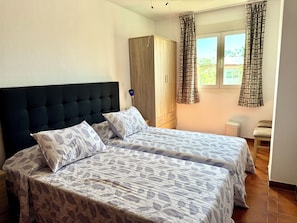 2 Schlafzimmer, Bügeleisen/Bügelbrett, kostenloses WLAN, Bettwäsche