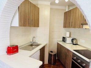 Fridge, microwave, oven, stovetop - PALMERAS 15 (Nerja)