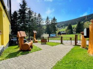 المنطقة المحيطة بالمنشأة