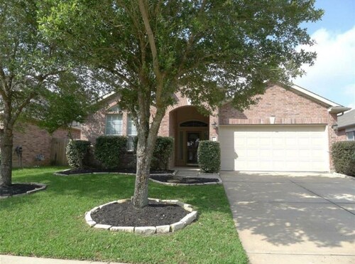 Beautiful One floor 3-bedroom house with an Office