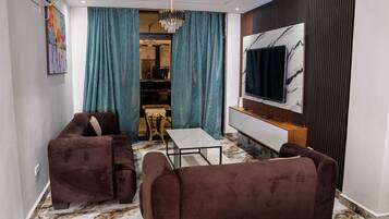 Deluxe Apartment, Balcony, City View | Iron/ironing board