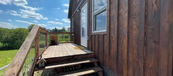 Quiet 2-bedroom country cabin with scenic views 3 miles from Norwich NY.