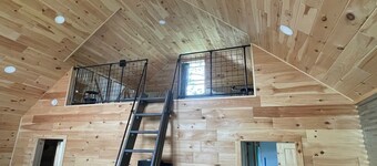 Quiet 2-bedroom country cabin with scenic views 3 miles from Norwich NY.