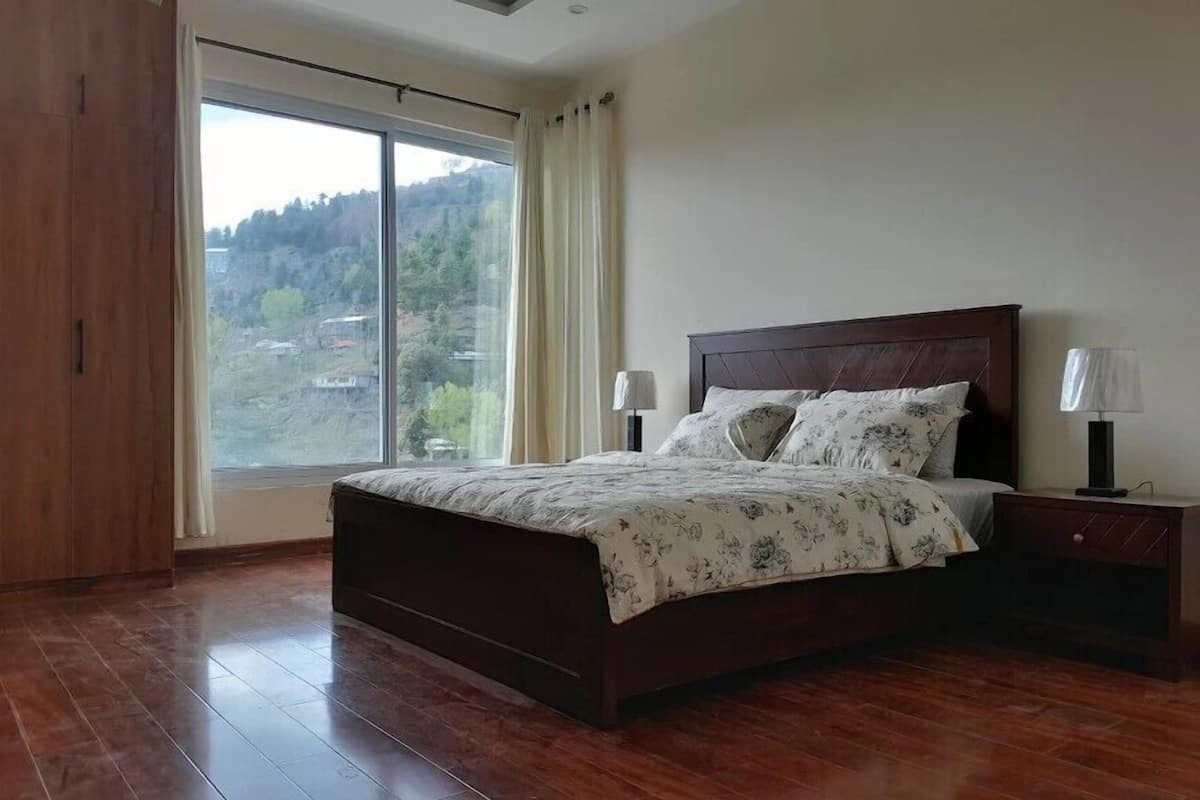 Chambre Double Deluxe, vue montagne | Chambres insonorisées, fer et planche à repasser, Wi-Fi gratuit