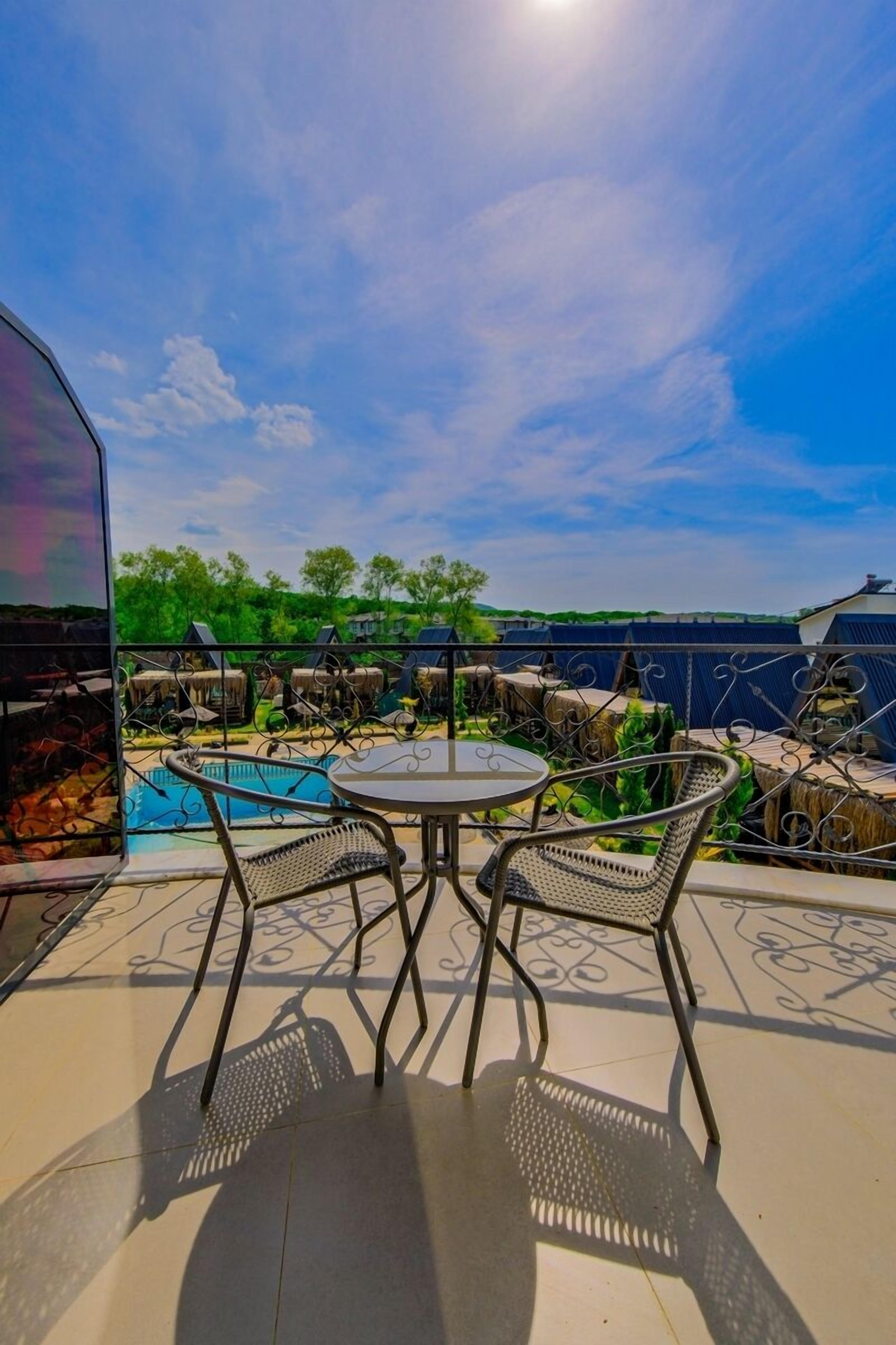 Kamar Superior, pemandangan kolam renang | Teras/patio