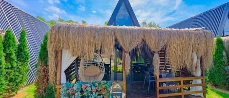 Soundproofing, free WiFi