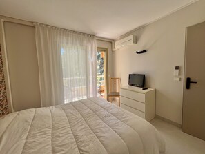 2 slaapkamers, een strijkplank/strijkijzer, wifi