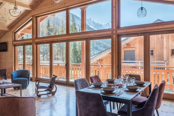 Dining - Large chalet for 10 with beautiful garden (Chamonix-Mont-Blanc)