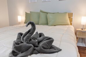 4 slaapkamers, een bureau, een strijkplank/strijkijzer, gratis wifi