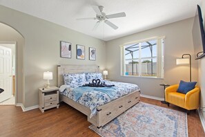 4 bedrooms, desk, iron/ironing board, free WiFi