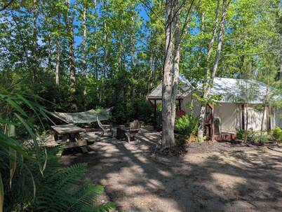 The Rustic Glamping Tent Where Coastal Charm Awaits – 2 Miles from Holden Beach