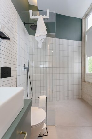 Standard Apartment, City View | Bathroom
