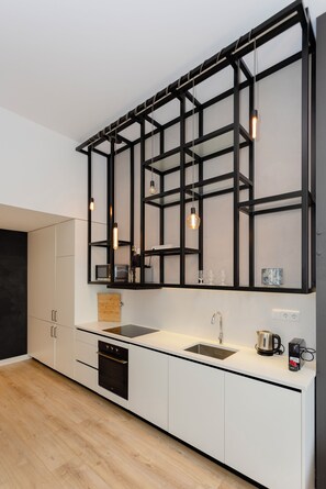 Standard Apartment, City View | Private kitchen