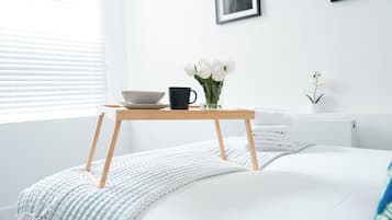 1 slaapkamer, een strijkplank/strijkijzer, wifi, beddengoed