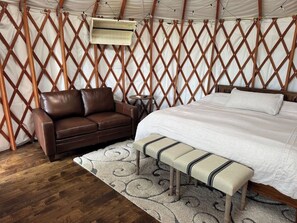 WiFi - Luxury Yurt in Mineral Wells (Mineral Wells)
