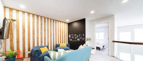 4 habitaciones, escritorio, tabla de planchar con plancha y wifi gratis