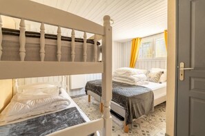 5 Schlafzimmer, Bügeleisen/Bügelbrett, Reisekinderbett, kostenloses WLAN