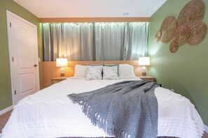 5 bedrooms, iron/ironing board, bed sheets